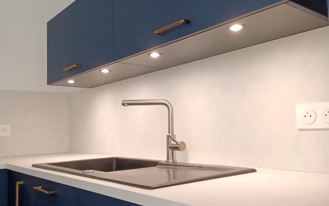 Cuisine bleue nuit à Lorient