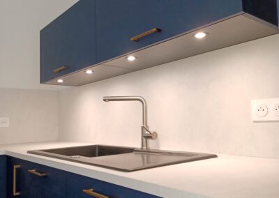 Cuisine bleue nuit à Lorient